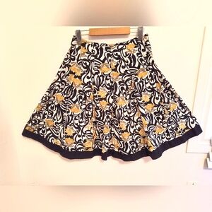 JKLA California Midi skirt. Black and white and yellow. Size Medium